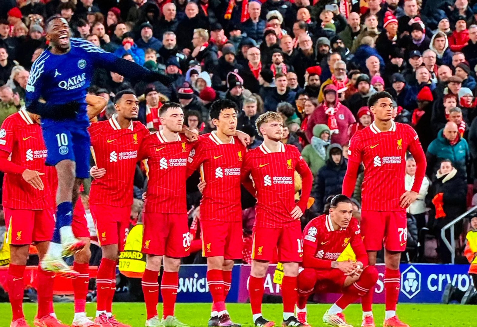 拜仁横扫对手,稳步晋级欧冠八强 拜仁横扫对手,稳步晋级欧冠八强