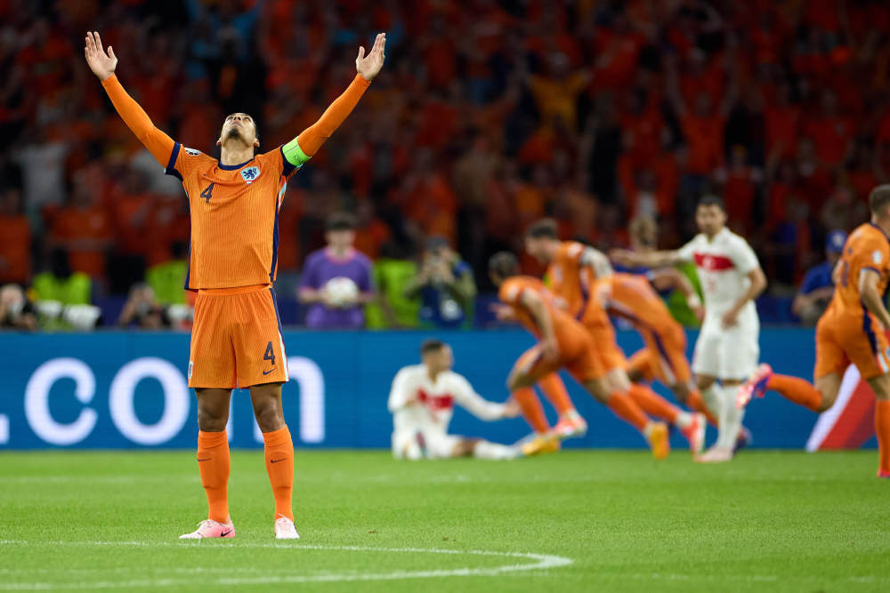 包含英格兰热身赛战平荷兰，备战欧国联决赛的词条