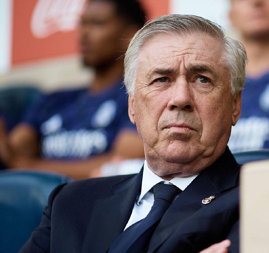 巴塞罗那遭遇惨败,球迷怒吼主教练 巴塞罗那遭遇惨败,球迷怒吼主教练