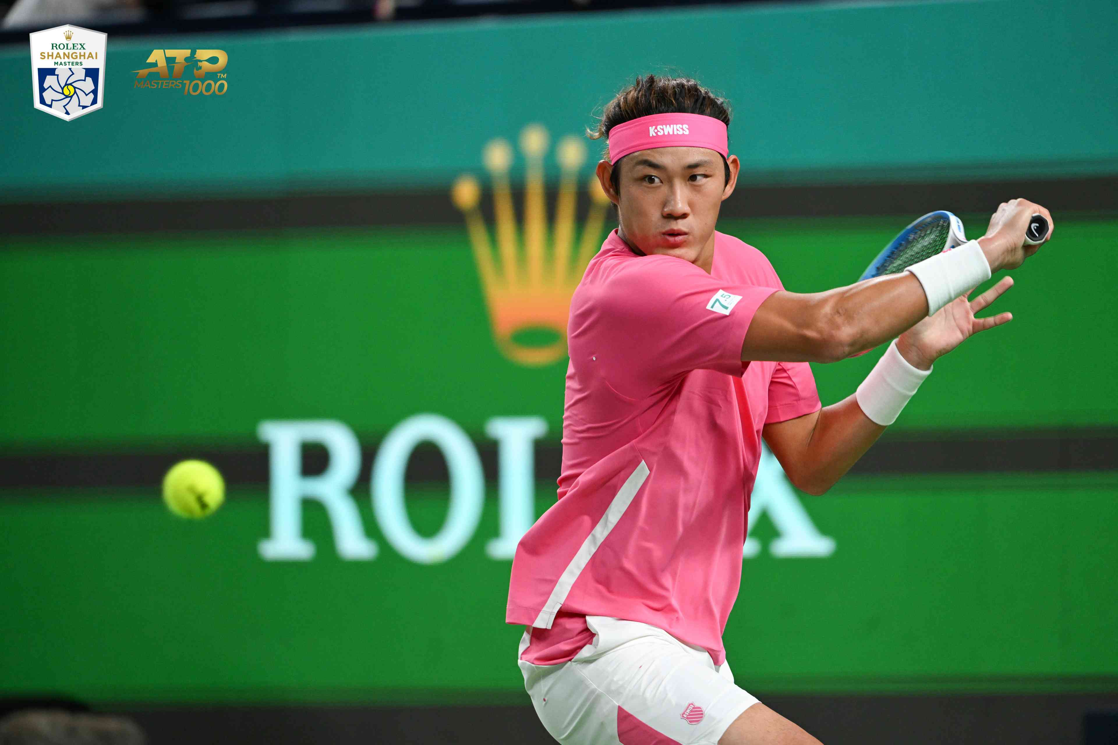 英国网球队碾压意大利网球队，费德勒制霸全场的简单介绍