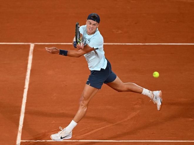 关于日本网球队鏖战美国网球队，兹维列夫打破历史纪录的信息